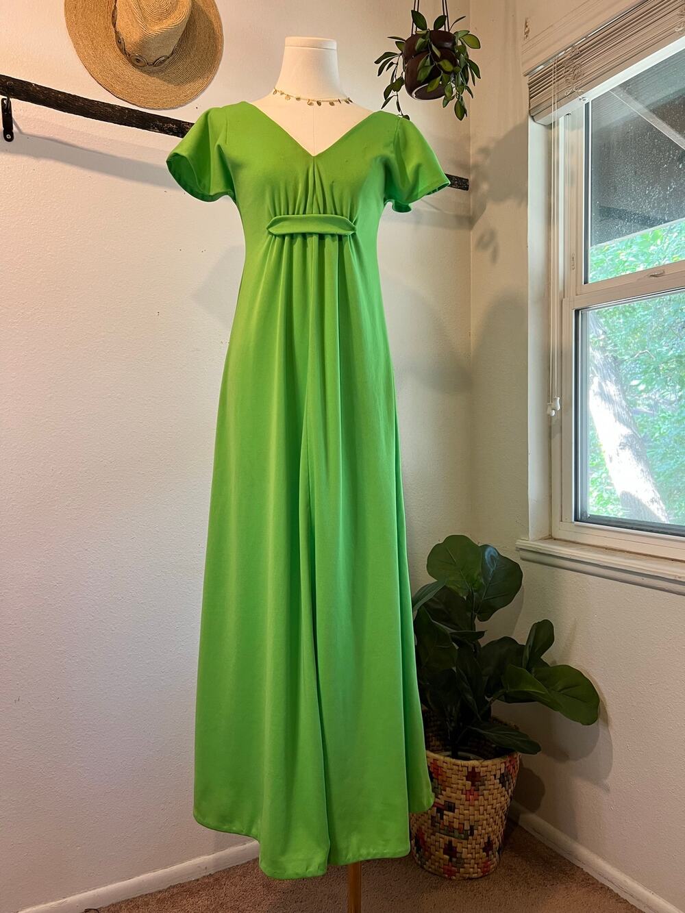 Vintage 1970s Lime Green Empire Waist Short Sleeve Maxi Dress Size XS